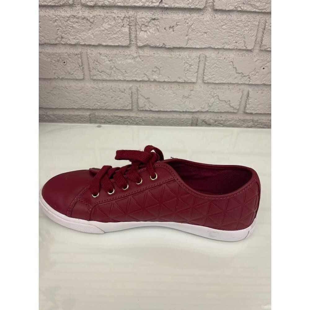 G by Guess Backer 2 Quilted Women Lace-Up Sneakers Size 8.5